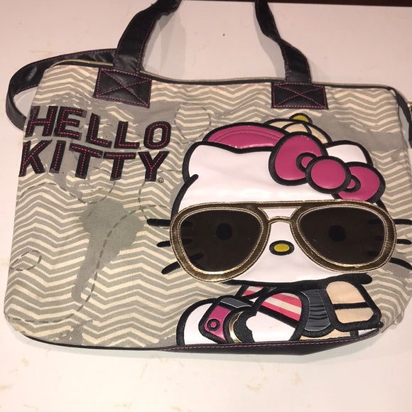 Loungefly + hello kitty travel bag - Picture 1 of 3